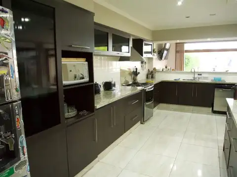 Casa premium con pileta climatizada en Allen