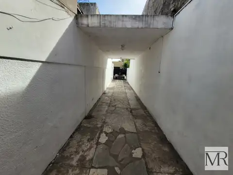Casa 5 ambientes con 1 baño