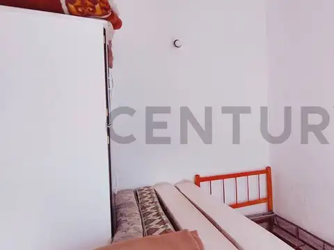 Casa 6 ambientes con 2 baños