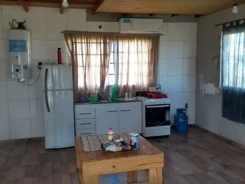 Casa 2 ambientes con 1 baño