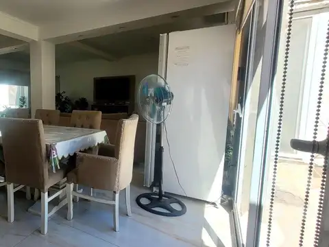 Casa 6 ambientes con 3 baños