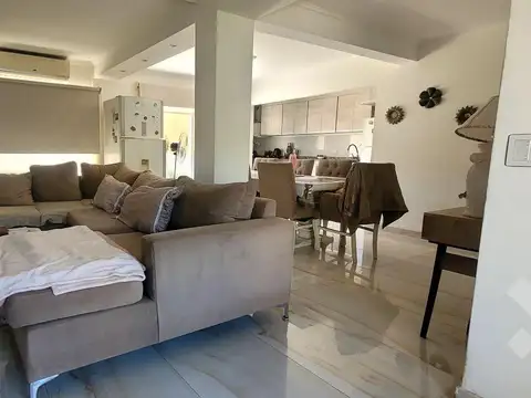 VENTA CASA 4 DORMITORIOS- SANTO DOMINGO 700- CENTENARIO