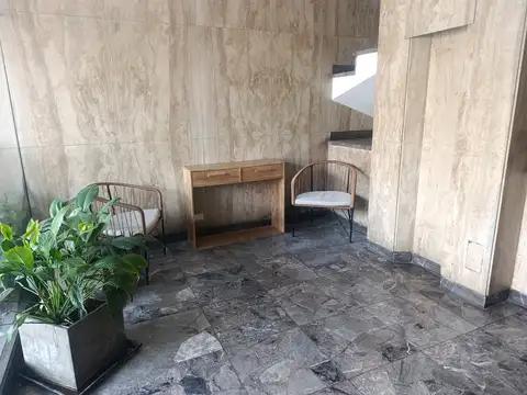 Hipólito Yrigoyen 100, Piso 5