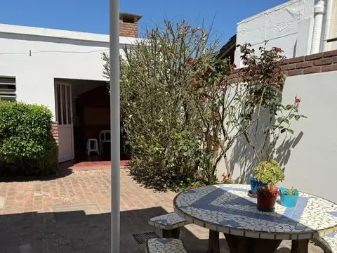 Yapeyu e/ Conesa y Viamonte
