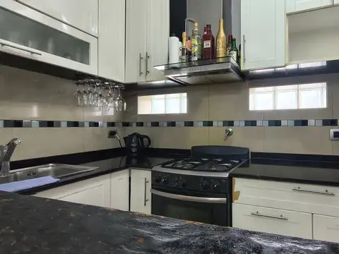 Depto Tipo Casa en Venta con 1 cocheras