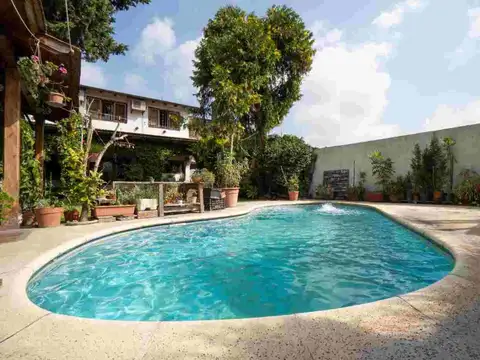 Casa 6 ambientes con 3 baños