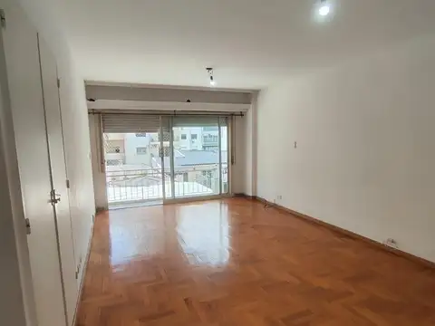 Azcuenaga 1000, Piso 4