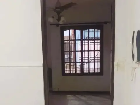 Casa en Alquiler con 1 cochera