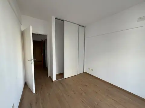 Departamento en Venta en Parque Chacabuco, USD 120.000