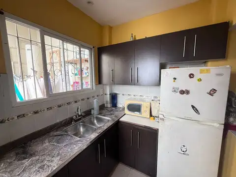 Depto Tipo Casa 4 ambientes con 2 baños