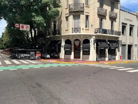 Avenida Caseros e/ Piedras y Chacabuco