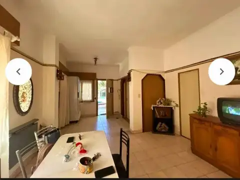 VENTA CASA EN FLORES DE 200M 6 DOR C 140M JARDIN Y PILETA!