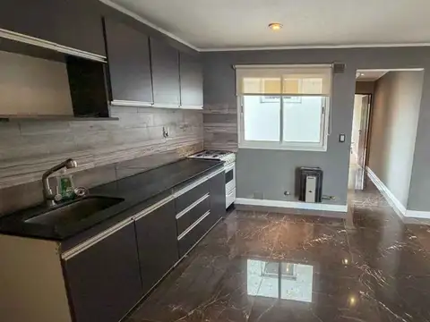 Depto Tipo Casa en Venta 8 años