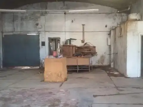 GALPON DE 300MT2 EN VENTA - MORON SUR