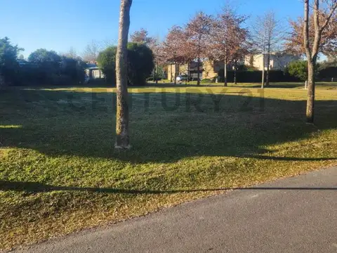 LOTE EN VENTA –BARRIO CERRADO LA CESARINA (General Rodríguez) – 900 m²