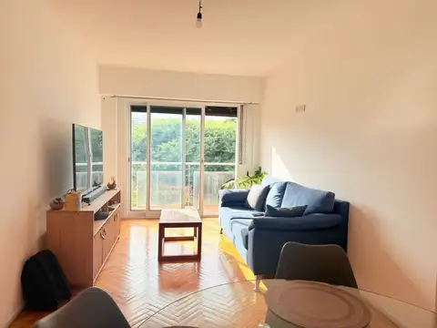 Vista abierta, frente a la plaza