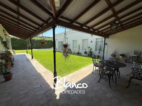 Casa 4 ambientes con 3 baños