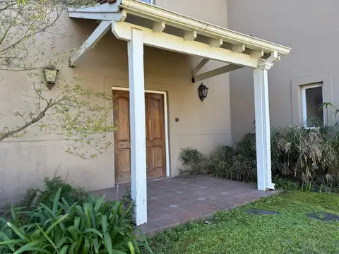 VENTA CASA 4 AMB + DEPENDENCIA B° EL MOLINO PILAR