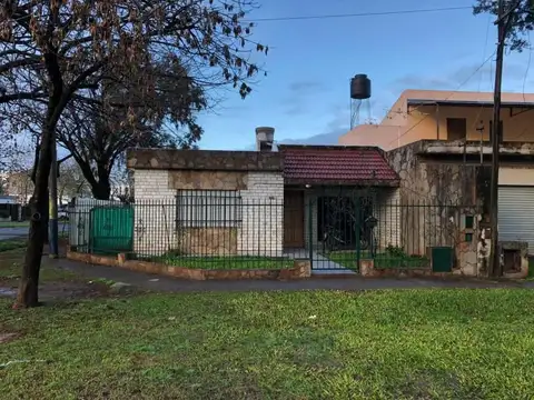 Casa | 2 Dormitorios | Cochera | Granadero Baigorria | Barrio Santa Rita