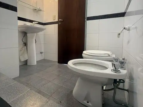 VENDE UN DORMITORIO PTE ROCA 245 BALCON