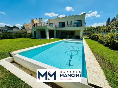 Casa en El Principado con Fondo al Lago Venta