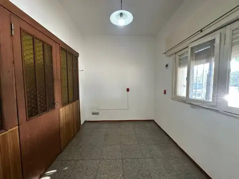 Depto Tipo Casa en Alquiler en Bernal Oeste, $ 730.000