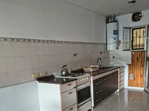 Alquiler - Casa PH 2 Ambientes al Frente Lanús Este
