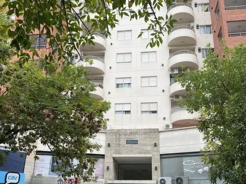 DEPARTAMENTO DE TRES AMBIENTES CON TERRAZA PROPIA
