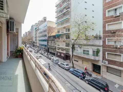 DEPARTAMENTO 4 AMBIENTES CON DEPENDECIA EN RECOLETA | BALCON AL FRENTE | LUMINOSO