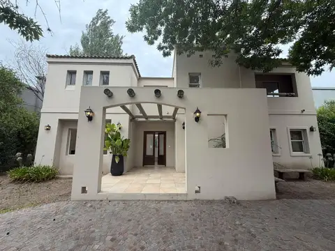 Casa 7 ambientes en alquiler Barrio St. Matthews Village