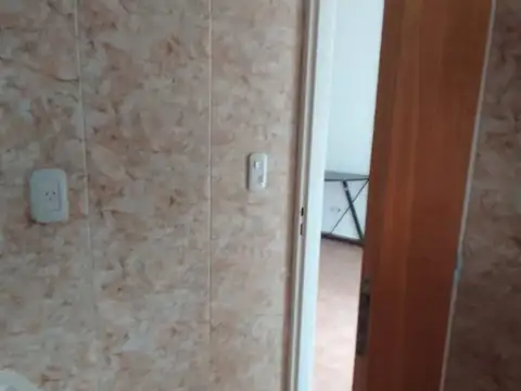 Departamento en Alquiler en Caseros, $ 350.000