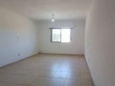 Departamento en Alquiler en Caseros, $ 330.000