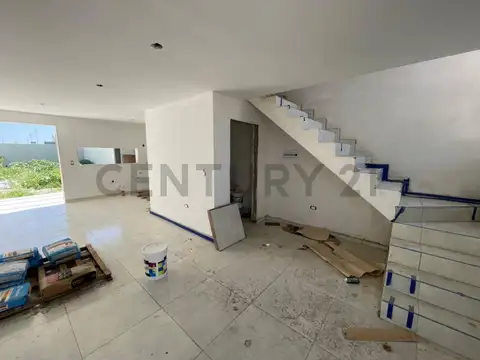 Casa 4 ambientes con 2 baños