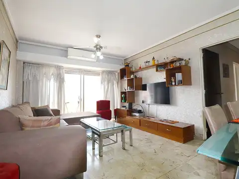 Venta 4 ambientes con Cochera en Flores