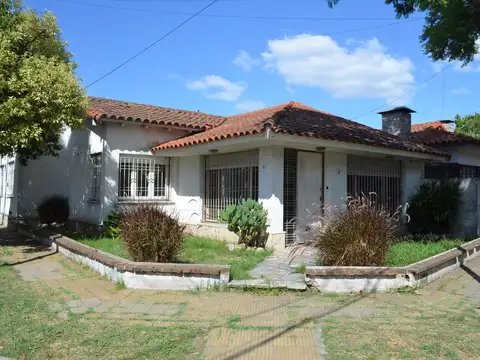 Venta Casa en Cmdte. Franco 50 - Bernal Oeste
