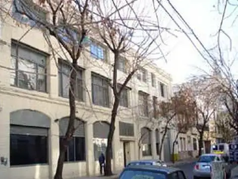Depósito en venta / alquiler en Monserrat
