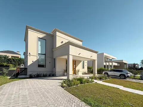 Casa en Venta en Puerto Roldan, USD 490.000