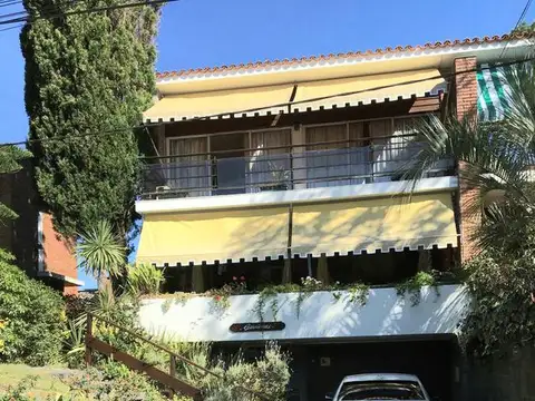 Casa 6 ambientes con 4 baños