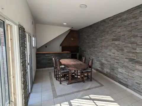 Depto Tipo Casa 2 ambientes con 1 baño