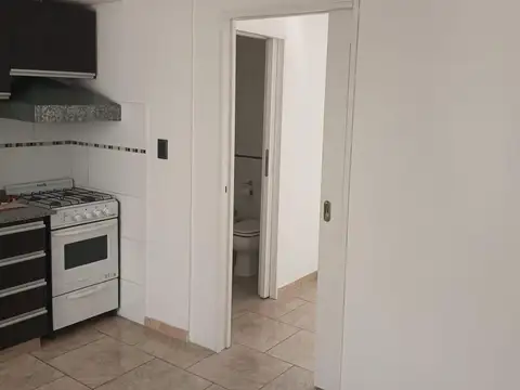 Departamento en Alquiler en Villa Luzuriaga, $ 450.000