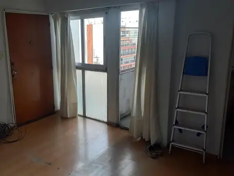 Muy buen 2 amb sobre av Nazca, zona comercial flores