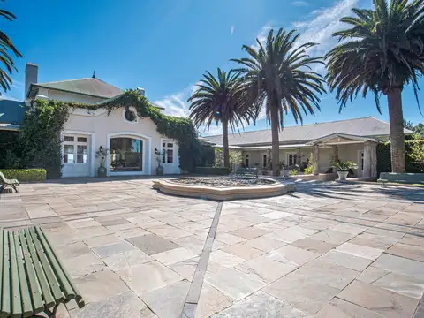 Chacra en venta de 5 has. con importante casa de 3.300 m2 100