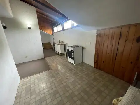 Depto Tipo Casa 4 ambientes con 1 baño