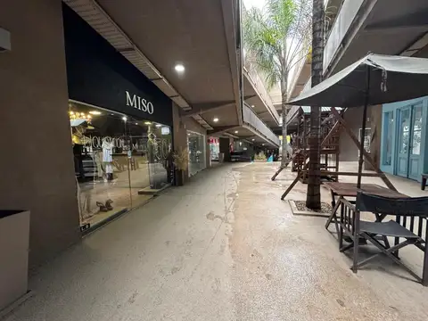 Local en Alquiler en Villa Rosa, $ 800.000