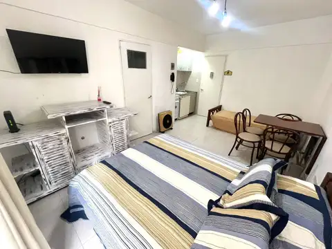 AV COLON 1300, Piso 5