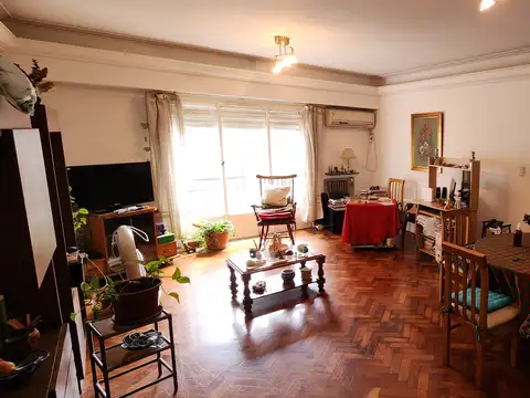 DV. Gómez y J. Jaures. Semipiso. 3 Amb Cfte Amplio y Luminosoepartamento en venta en Balvanera