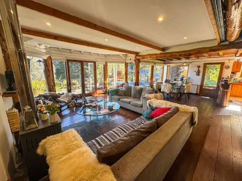 Casa en Venta con 2 cocheras