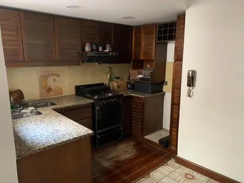 ZUVIRIA 4700, Piso 1