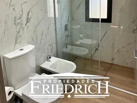 Casa en Venta con 6 cocheras
