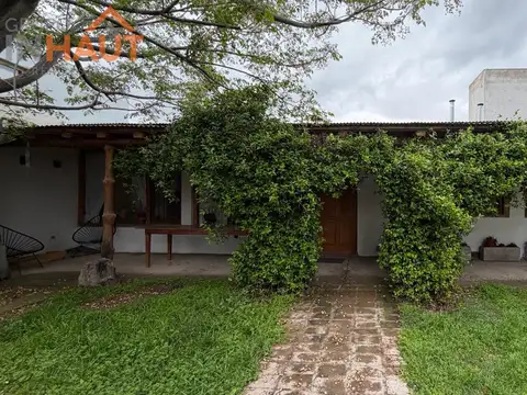 Casa en  VENTA CIPOLLETTI - LAS VIÑAS